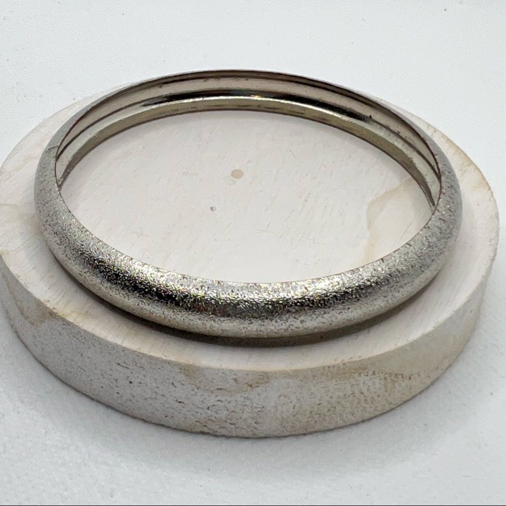 🍭4/$30 Silver bangle bracelet